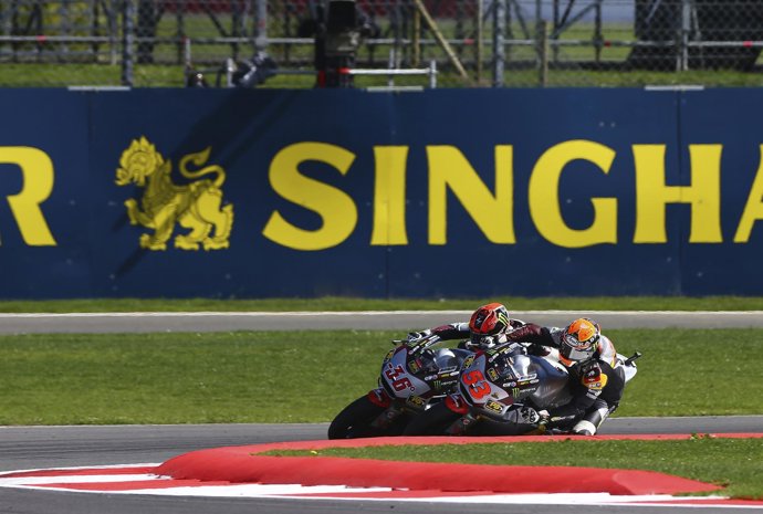 Rabat y Kallio pugnan en Silverstone