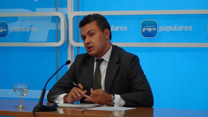 El diputado Conrado Escobar 