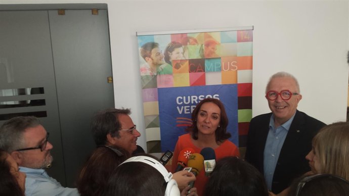 Pepa Bueno y Sánchez Maldonado, en la inauguración de Cursos de la UNIA