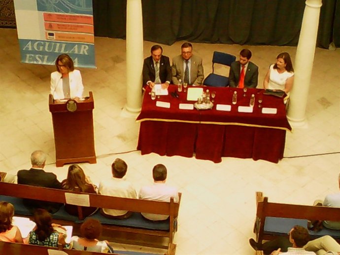 Gómez interviene en el acto inaugural