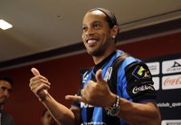 Investigan por racismo insultos de "simio" a Ronaldinho por un político mexicano