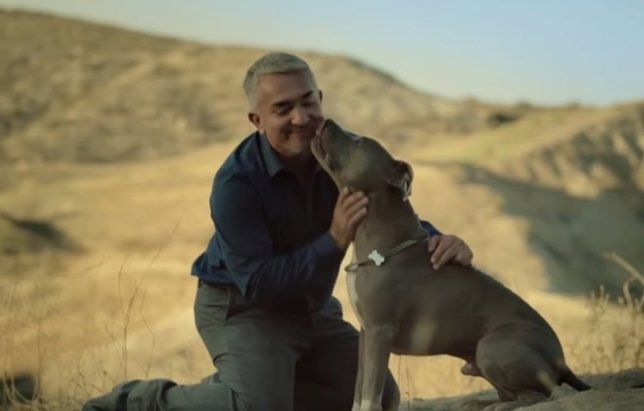 César Millán cuenta su vida para Johnnie Walker