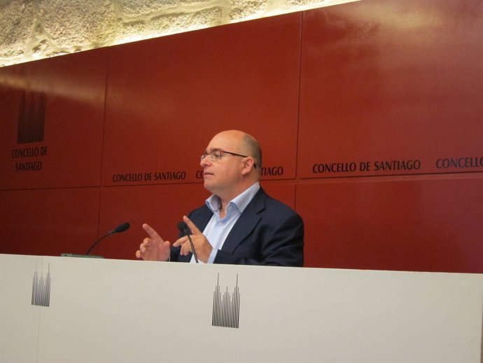 El portavoz del PSOE en el Ayuntamiento de Santiago, Paco Reyes