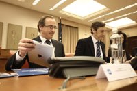 Alonso garantiza que el Gobierno actuará de forma "proporcional y equilibrada"