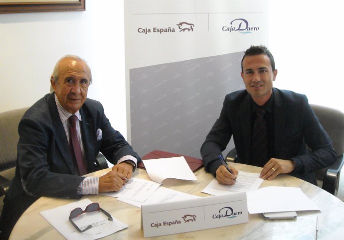 Firma del acuerdo entre Caja España-Duero y Andade