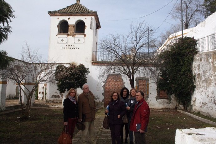 El parlamentario del PP, Jaime Raynaud, visitó Alcalá de Guadaíra.