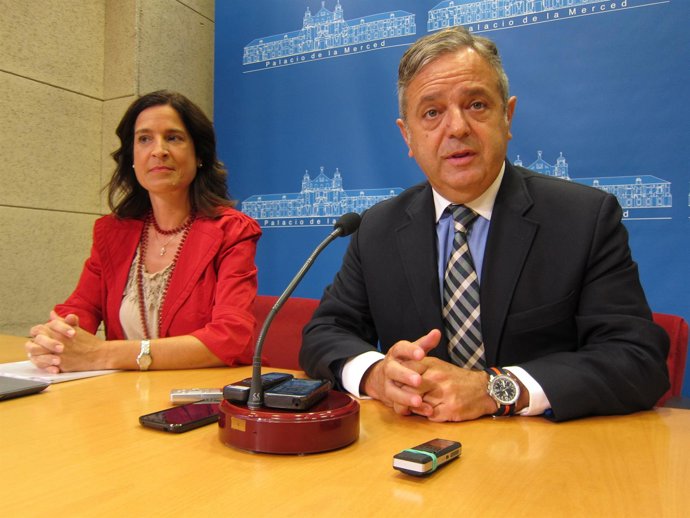Pilar Gracia y Salvador Fuentes en la rueda de prensa
