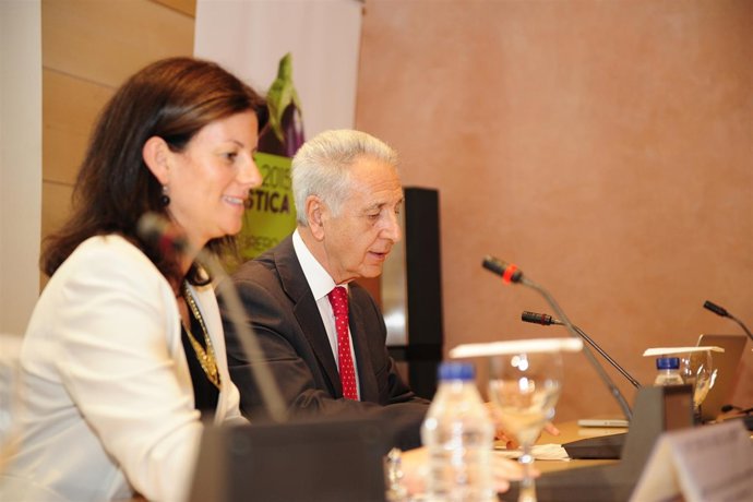 Lobón inaugura una jornada orgnaizada por Fruit Logística