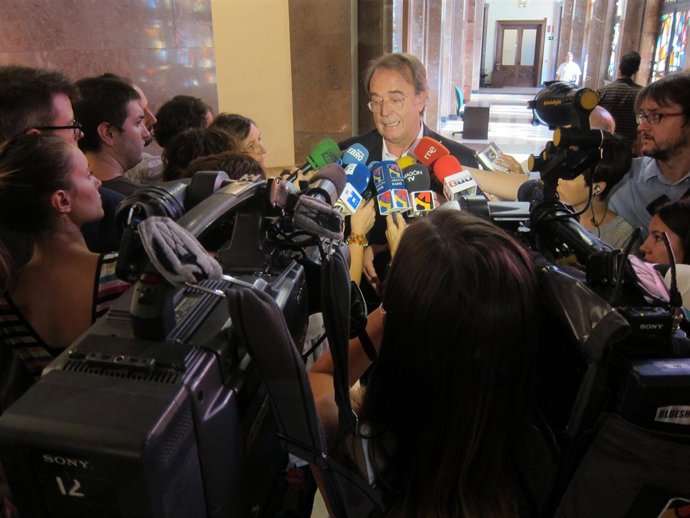 Carlos Pérez Anadón, tras el anuncio de Belloch