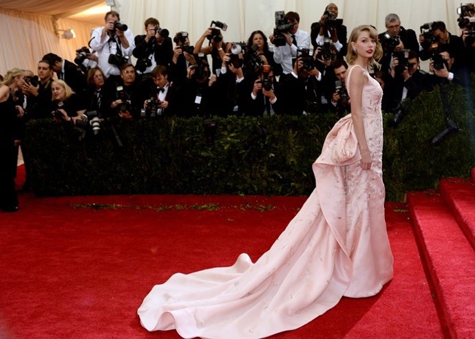 NEW YORK, NY - MAY 05:  Taylor Swift attends the