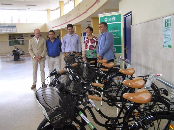 Presentación del servicio gratuito de préstamo de bicicletas en La Línea 