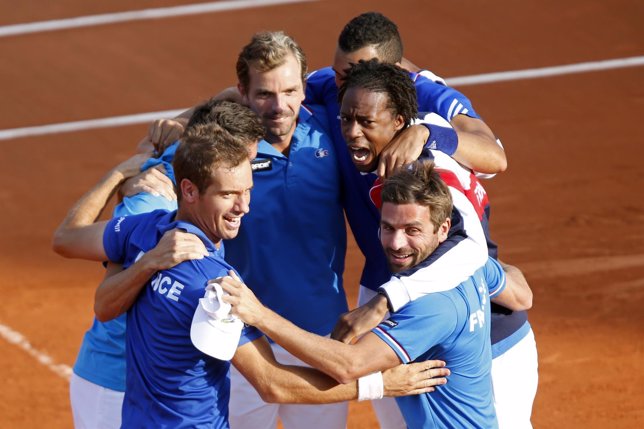 Gasquet, Benneteau, Monfils y Clement celebran la victoria en la Davis