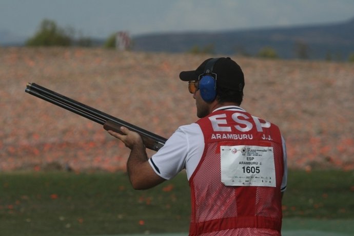 Kako Aramburu en la Copa del Mundo de tiro olímpico