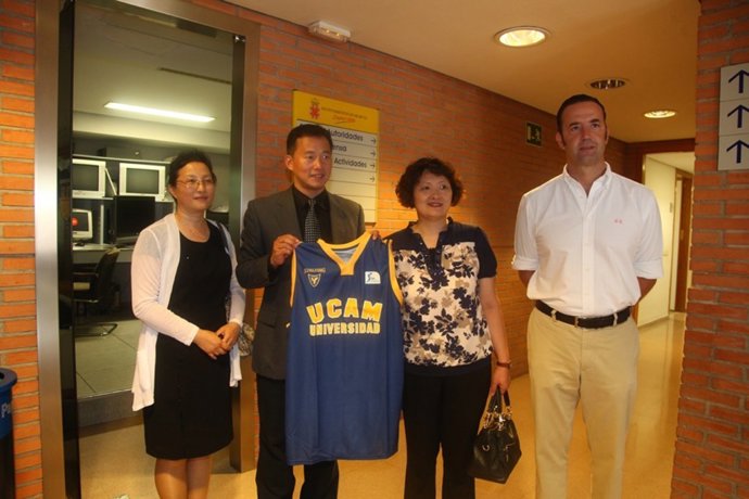 Alumnos de la Escuela de Español de la UCAM en Yakarta