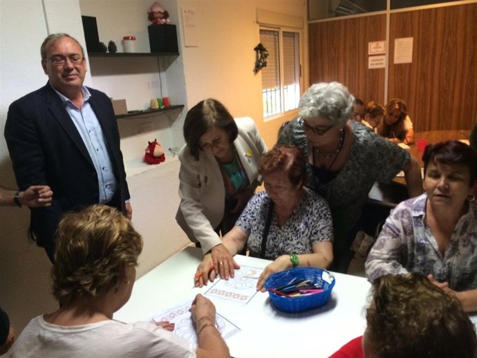 Sánchez Rubio visita un centro de alzheimer