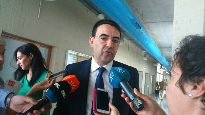 El portavoz del grupo socialista en el Parlamento andaluz, Mario Jiménez.