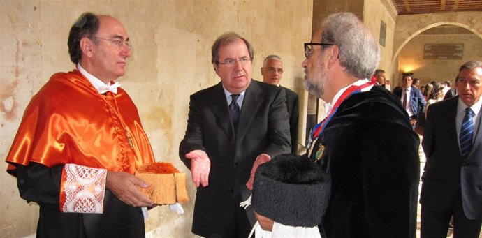 Herrera, junto a Sánchez Galán y Ruipérez