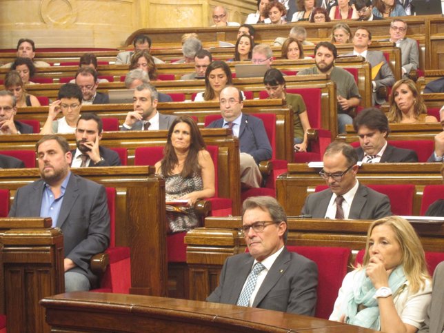 Artur Mas, J.Ortega, O.Junqueras, en el pleno de ley de consultas del Parlament