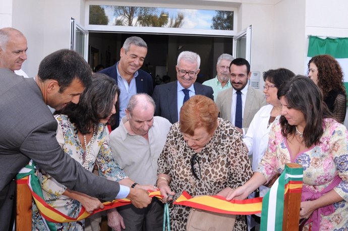 Jiménez Barrios, en la inauguración de un centro de afectados por Alzheimer