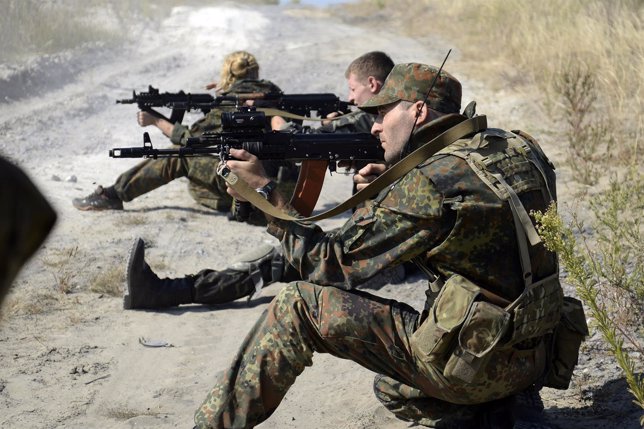 Soldados de Ucrania entrenandose 