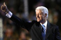 Bill Clinton dice que hay que hacer "lo que sea necesario" para controlar la propagación del ébola