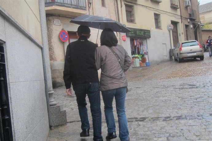 Lluvia, paraguas, temporal, frío, viento