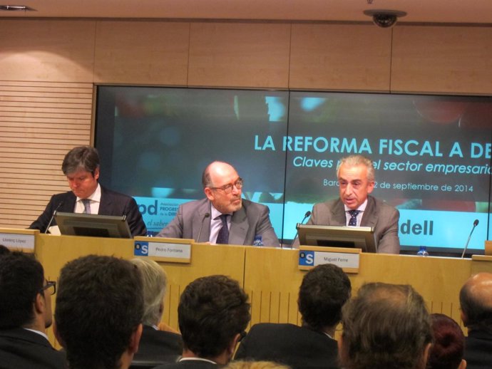 L.López (EY), P.Fontana (APD Mediterráneo) y M.Ferre, secr.De Estado de Hacienda
