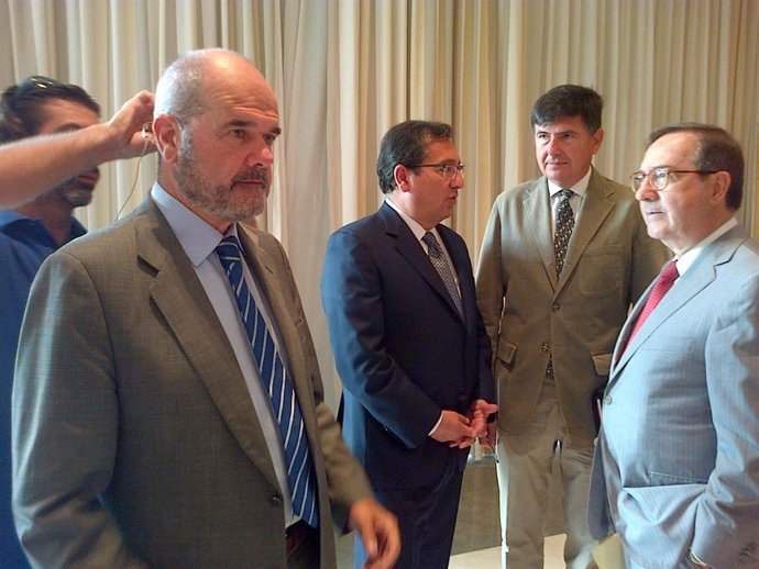 Colocan a Chaves el micrófono junto a Pulido, Pimentel y Durán