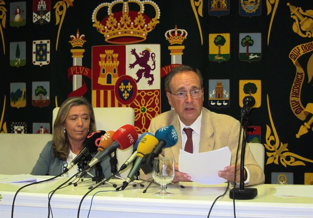 Felisa Panadero y Luis Fernando López Cotín, en rueda de prensa