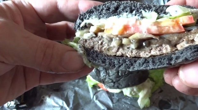 Kuro Pearl y Kuro Diamond, las hamburguesas negras de Burger King