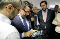 González dice que a Aguirre, que ha declarado como imputada, se le está tratando "como a los demás"