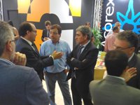 Vara dice que la búsqueda de avales para las primarias es "un placer" porque le permite "estar con la militancia base"