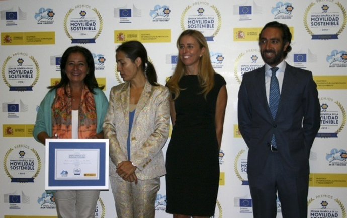 Nota De Prensa Y Foto