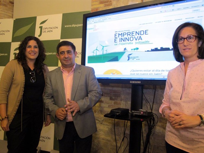 Reyes presenta nuevas iniciativas para el empleo juvenil