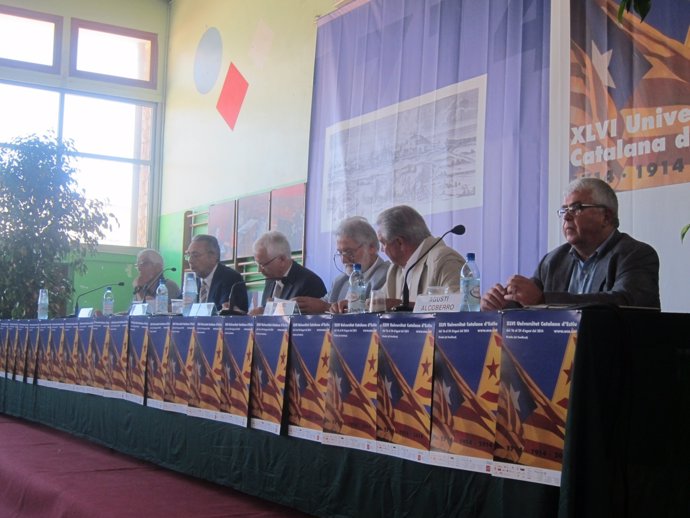 Agustí Alcoberro (derecha) en un acto en agosto en la UCE (Archivo)