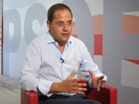 PSOE: Sería "bochornoso" hacer coincidir la consulta con elecciones anticipadas