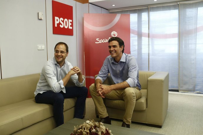 Pedro Sánchez, con César Luena