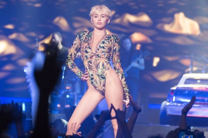 Una multa igual a un salario mínimo de México para Miley Cyrus