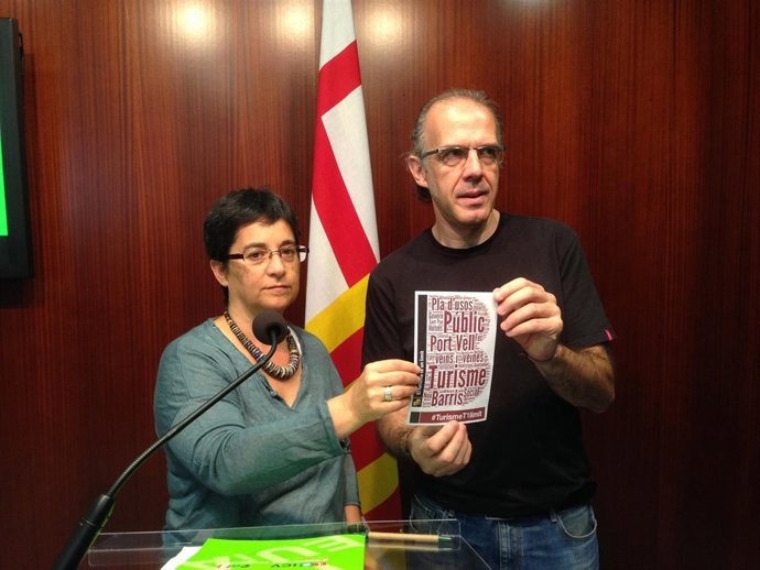 La concejal  Isabel Ribas y el presidente de ICV de Barcelona, Ricard Gomà