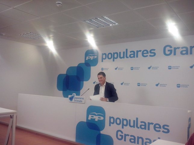 El portavoz del PP-A en el Parlamento andaluz, Carlos Rojas.