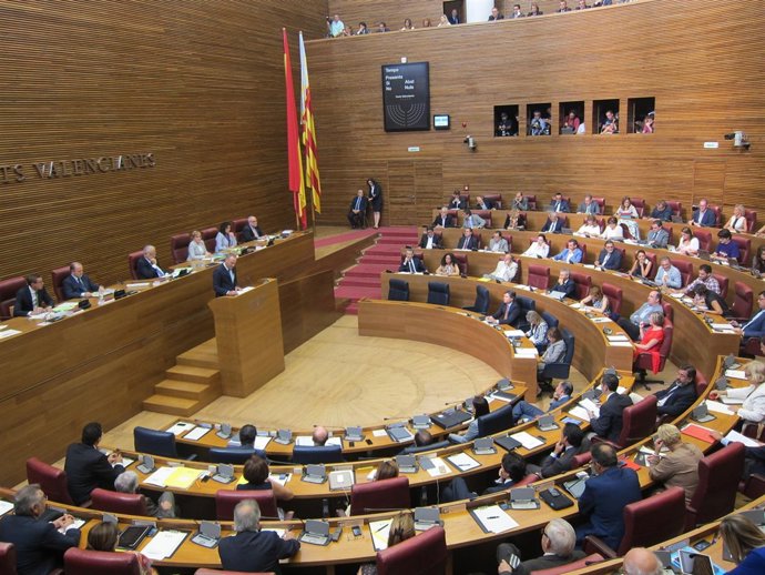 Imagen del hemiciclo durante la intervención de Fabra