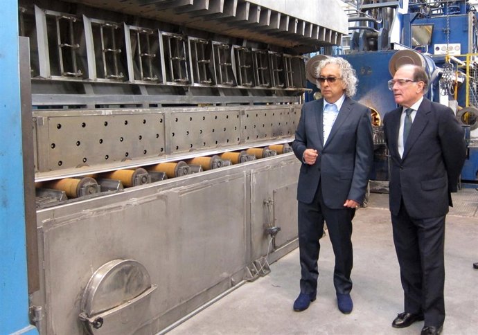 Luis Marco y Tomás Villanueva en la inauguración de Extrusiones Metálicas