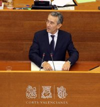 Torres dice que sin otra financiación "la Generalitat es inviable" y pide a Fabra demandar al Gobierno