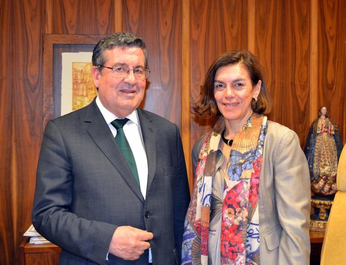 La embajadora y el rector de la UPSA en Salamanca.