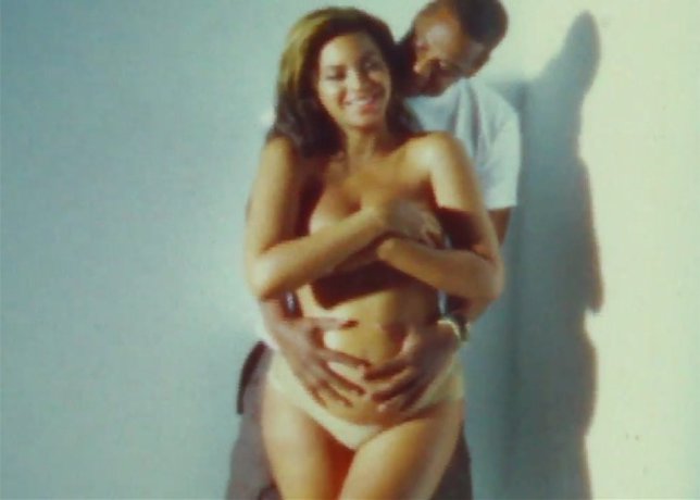 Beyoncé tira de archivo familiar y muestra embarazo para callar rumores