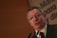 Gallardón.- Gallardón va començar la legislatura com el ministre més ben valorat i se'n va el penúltim, segons el CIS