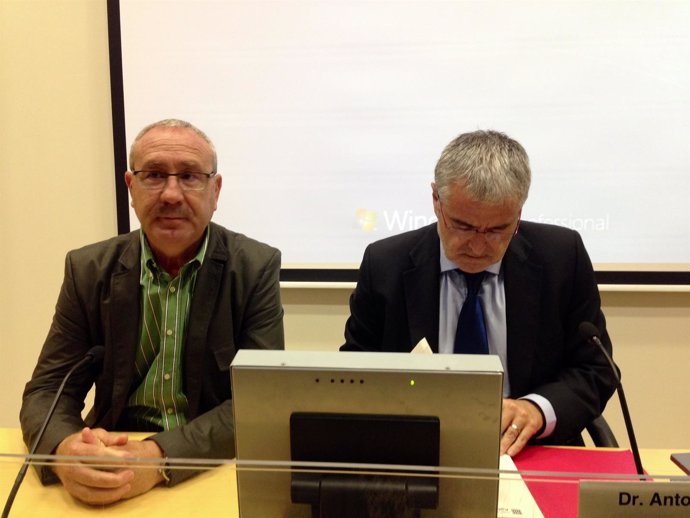 El alcalde de Ripollet, J.Parralejo, y el secretario de Salud Pública, A.Mateu
