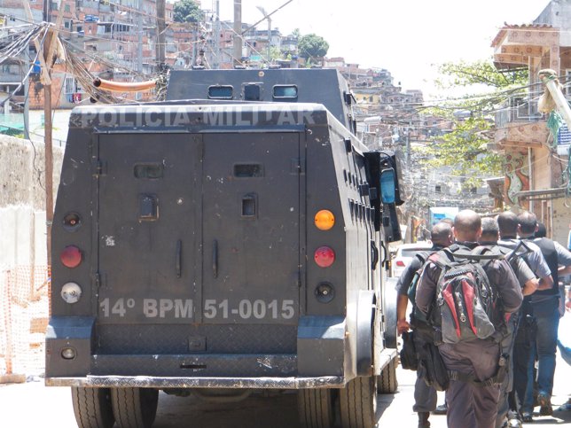 Policía Militar en una favela de Río de Janeiro.