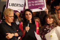 Adriana Lastra: "Hemos ganado esta batalla las mujeres; hemos obligado a Rajoy a retirar el anteproyecto"