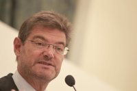 Rajoy realiza su segundo cambio de Gobierno forzado por Gallardón, con el Rey ausente y pendiente de la crisis catalana